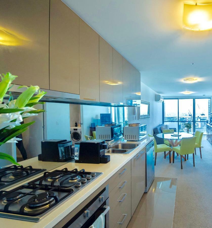Luxury Apartments With View เมลเบิร์น ภายนอก รูปภาพ